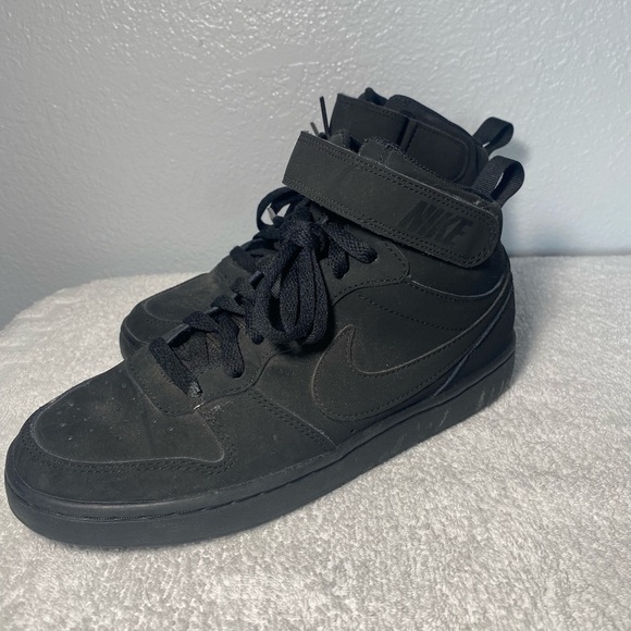 Nike All-Black High-Top Sneakers size 5.5Y - Picture 3 of 7